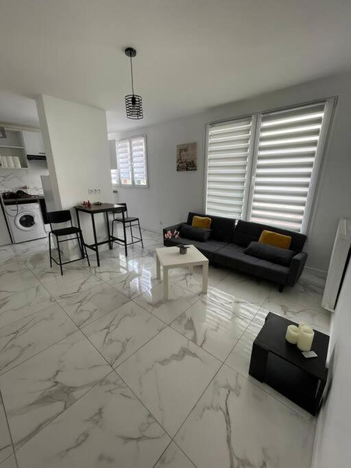 Appartement 2 Pieces, Salon Et Chambre, 44M2 Refait A Neuf Clichy Εξωτερικό φωτογραφία