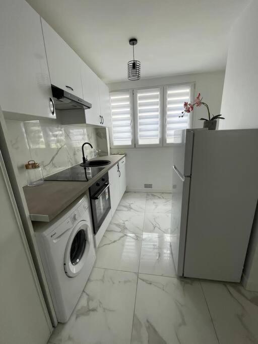 Appartement 2 Pieces, Salon Et Chambre, 44M2 Refait A Neuf Clichy Εξωτερικό φωτογραφία